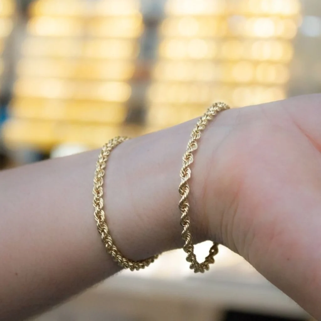 دستبند طلا دخترانه طرح بافت