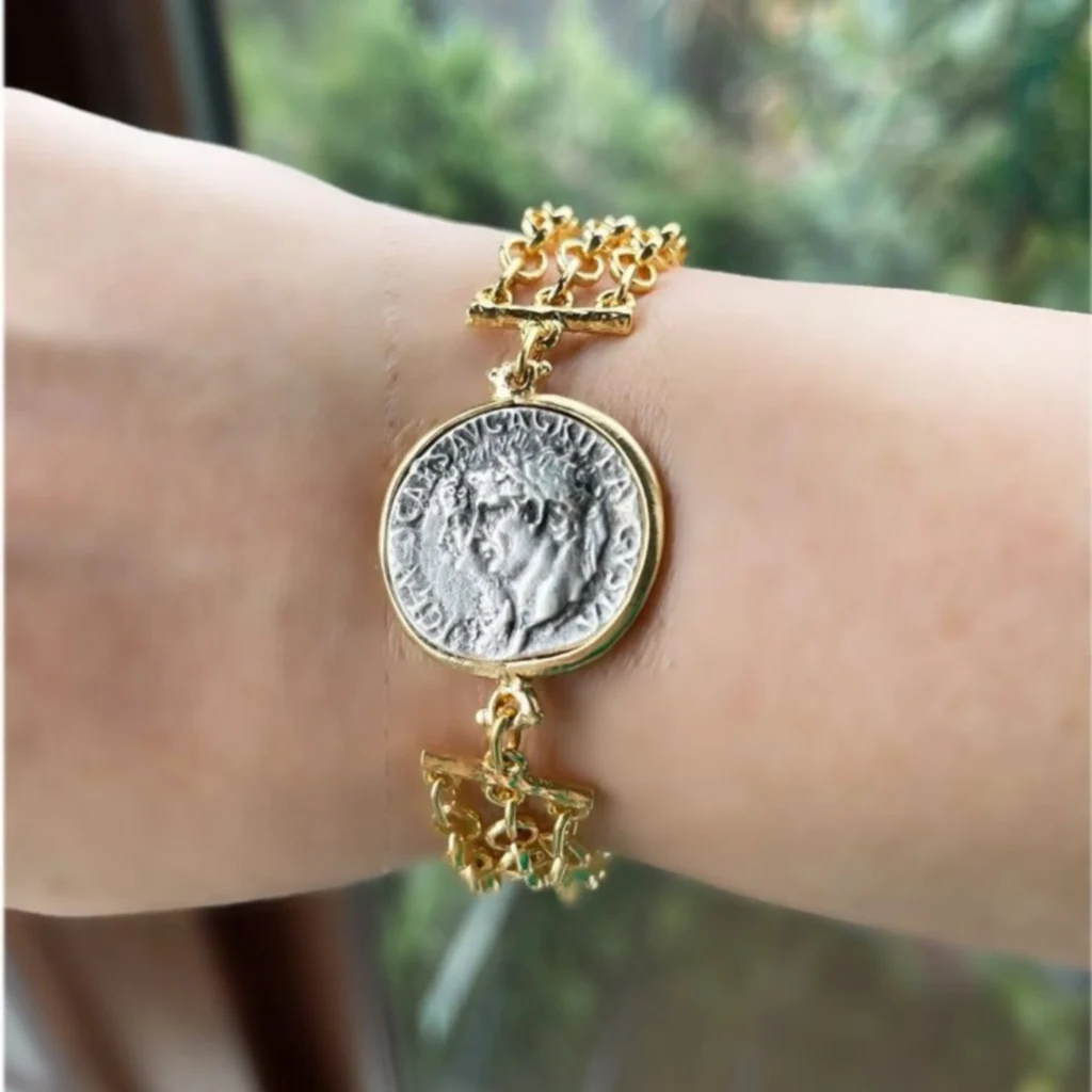 دستبند طلا با پلاک  طرح سکه 