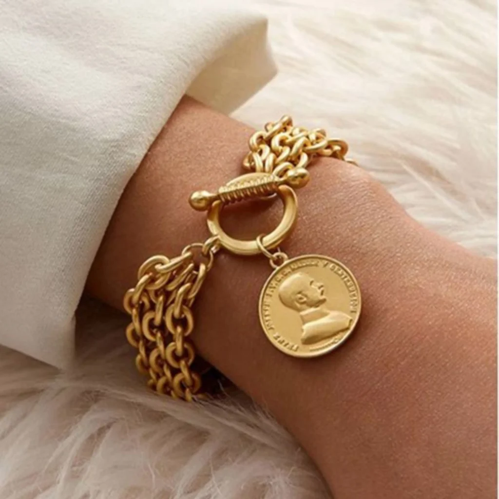 دستبند طلا دخترانه و زنانه با آویز سکه 
