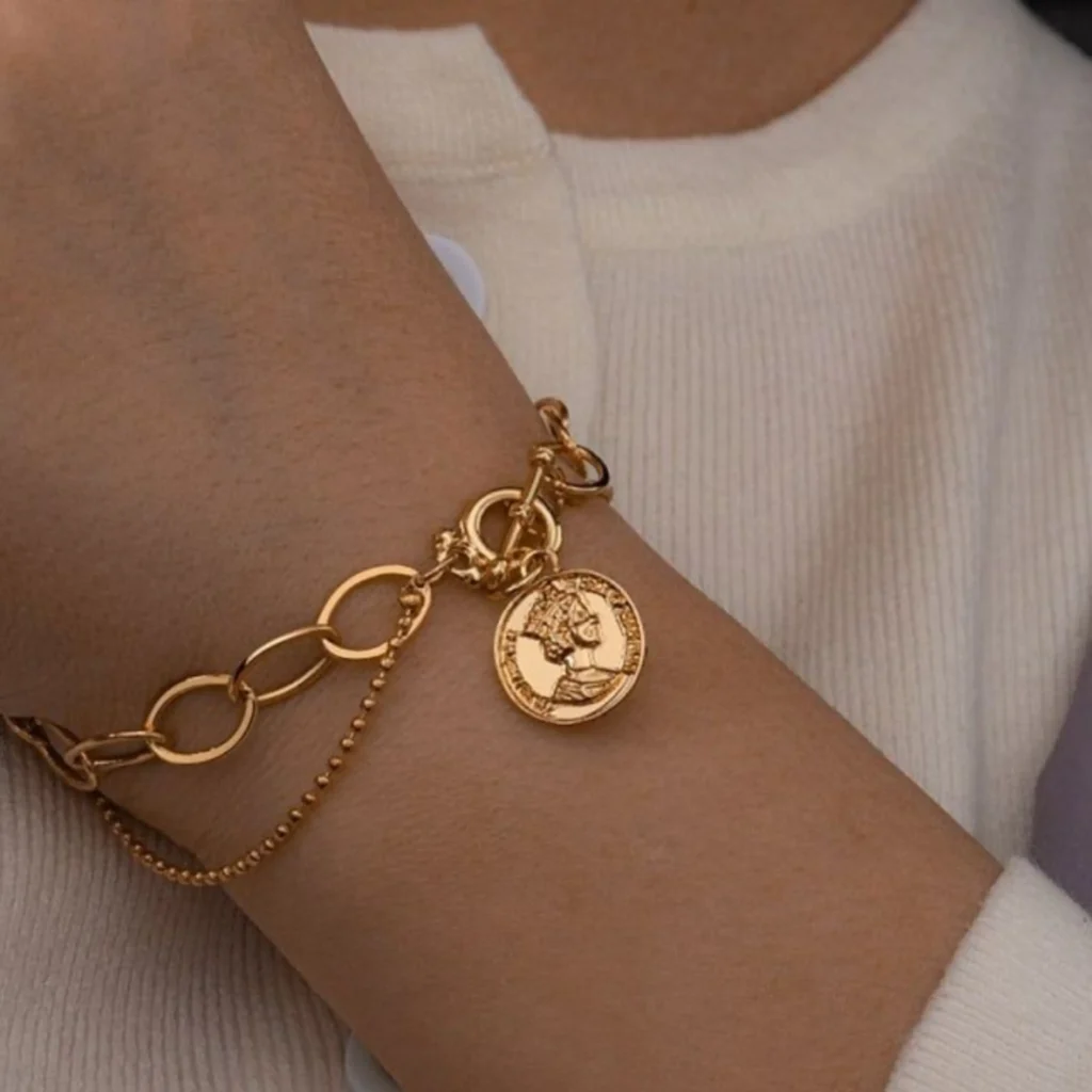 جدیدترین مدل های دستبند طلا با اویز سکه 