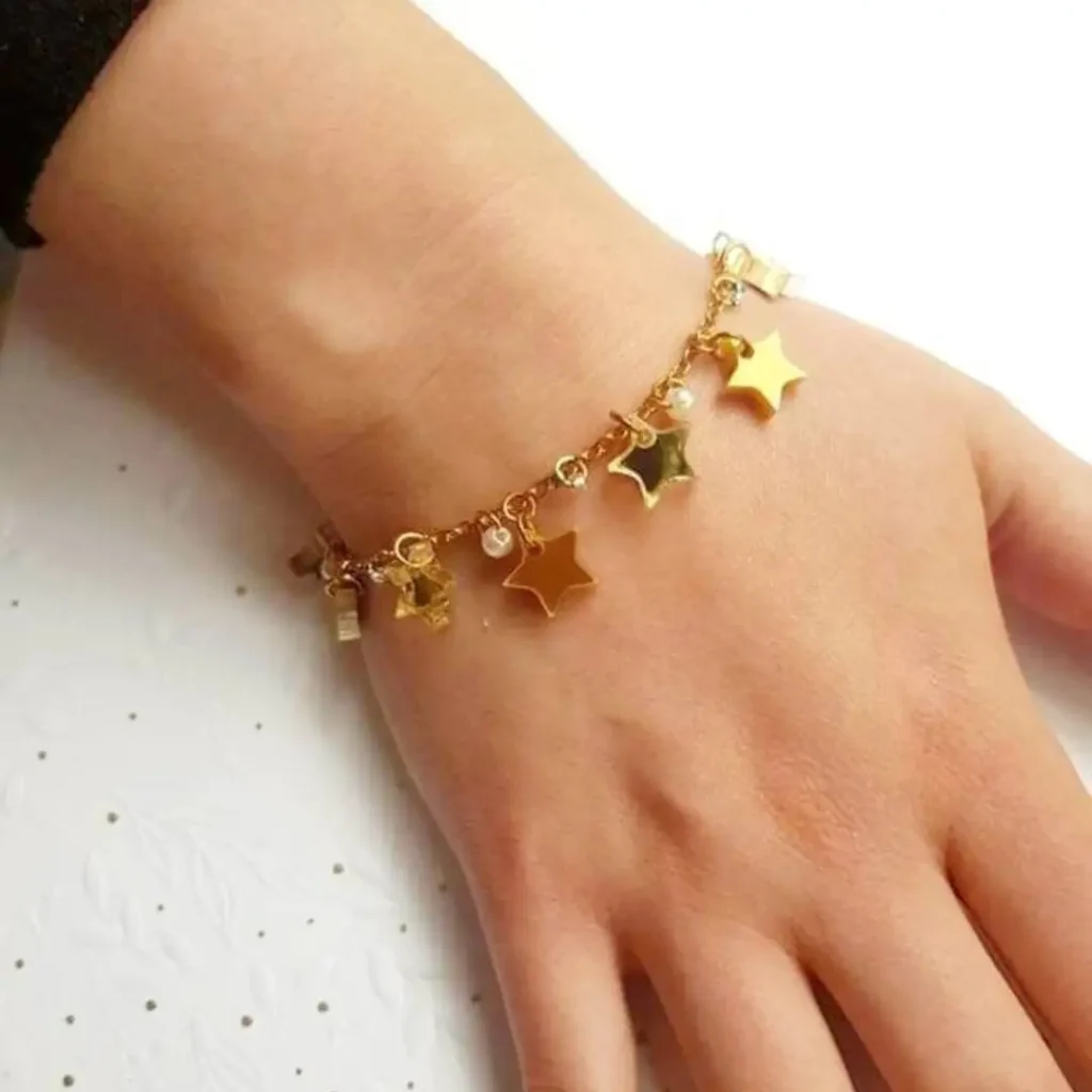 دستبند طلا دخترانه با اویز ستاره