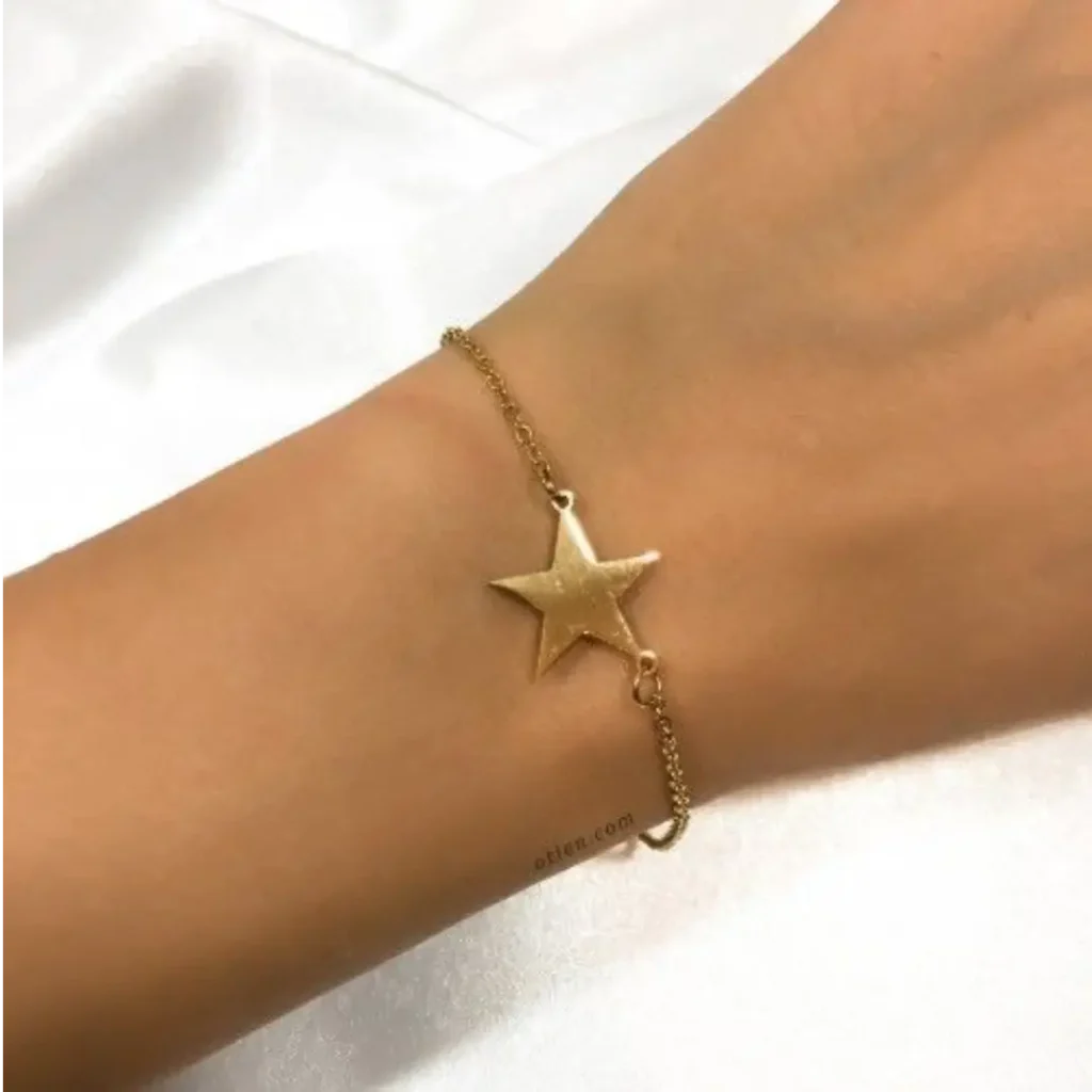 دستبند طلا با پلاک ستاره