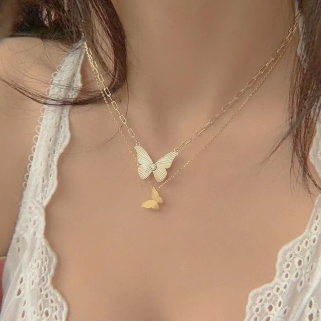 گردنبند طلا دخترانه با اویز پروانه