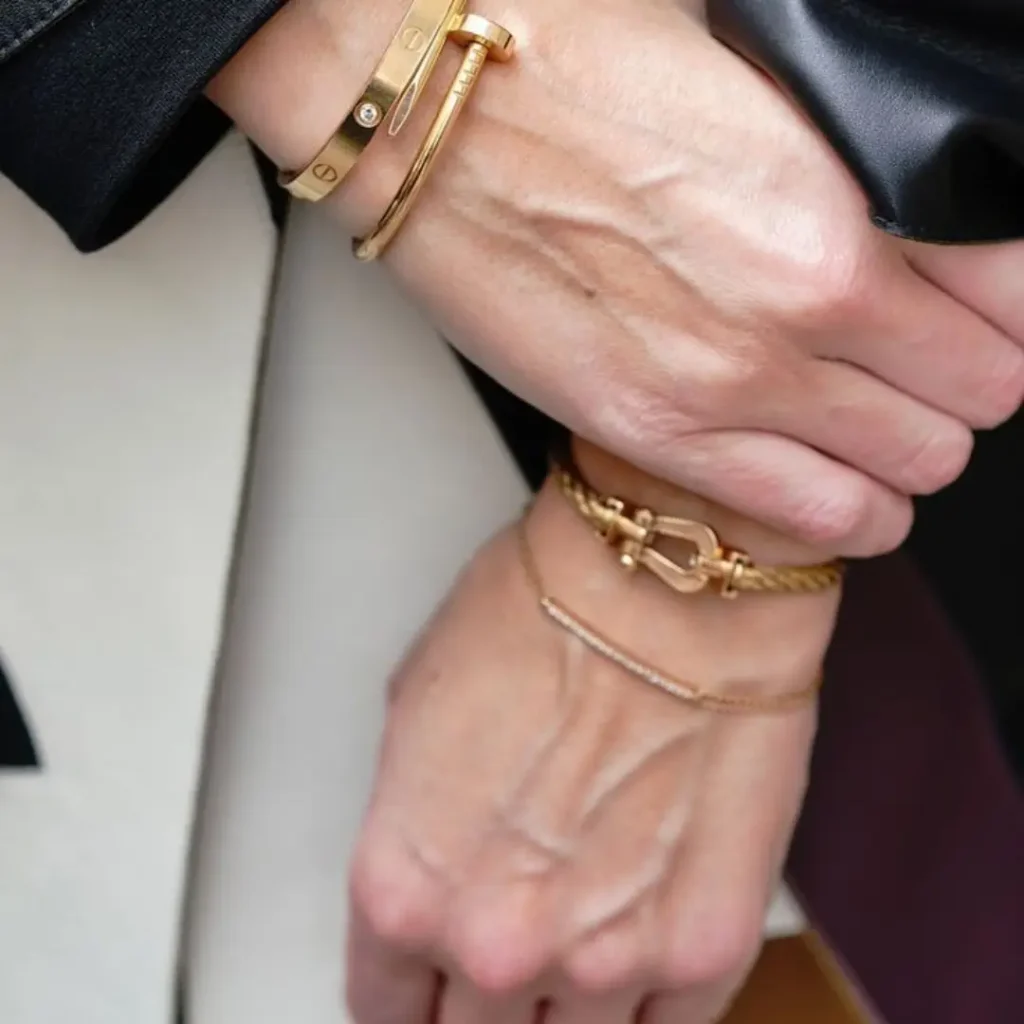 دستبند طلا امگا