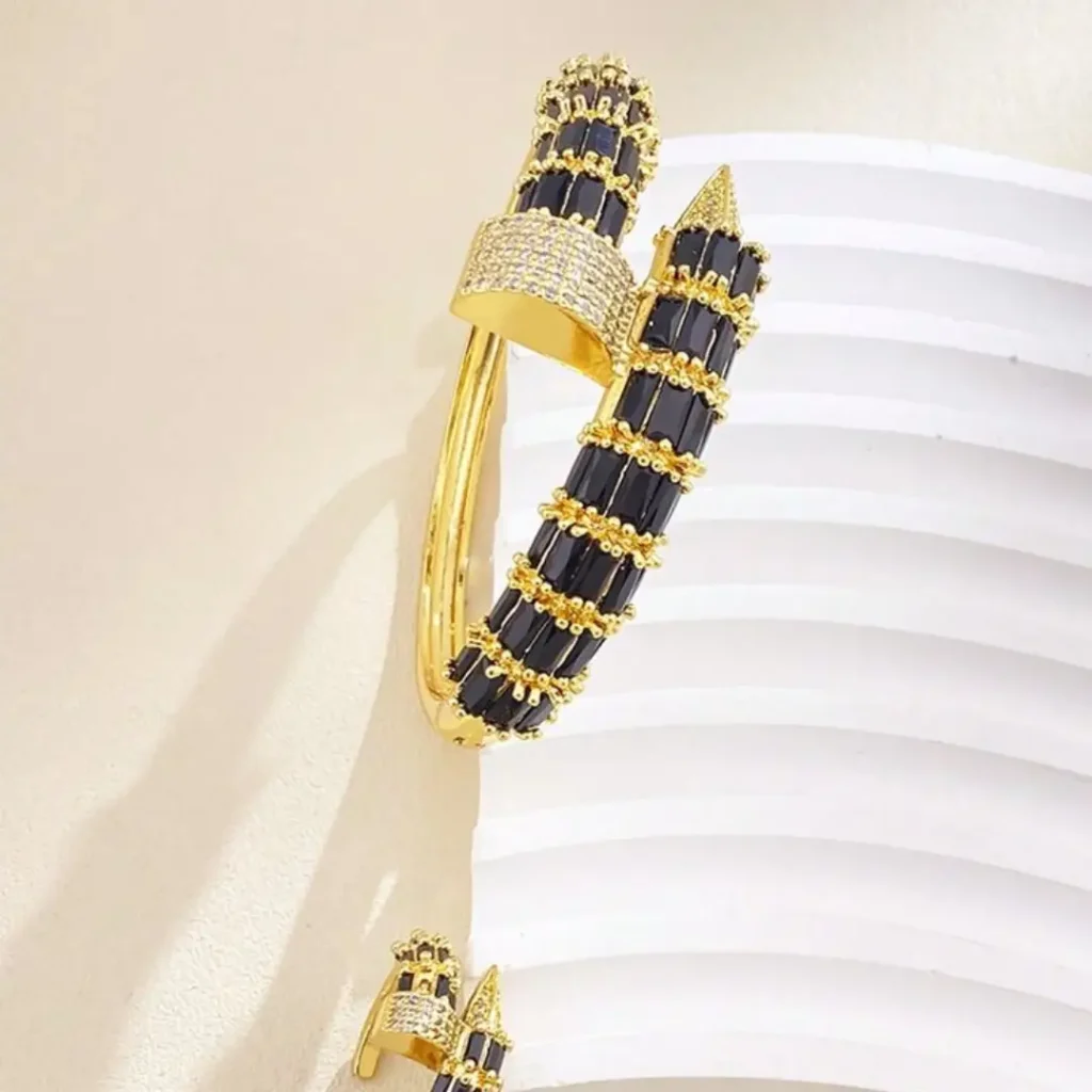 جدیدترین مدل های دستبند طلا میناکاری