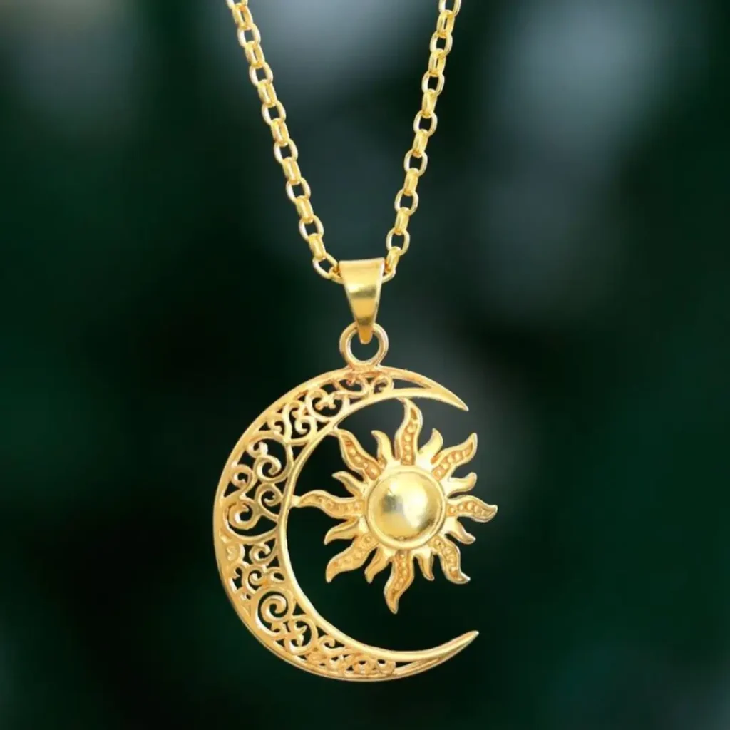 گردنبند طلا با پلاک ماه و ستاره