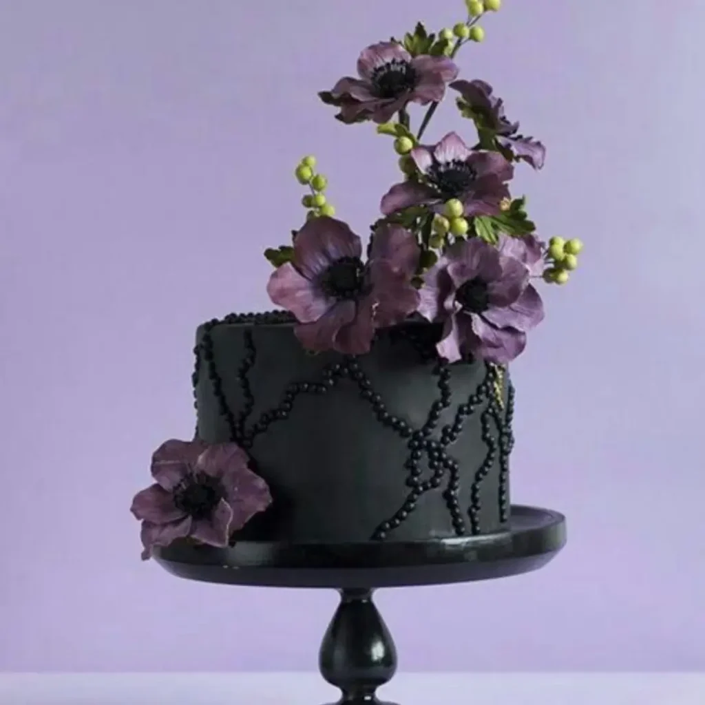 کیک مشکی با طرح گل